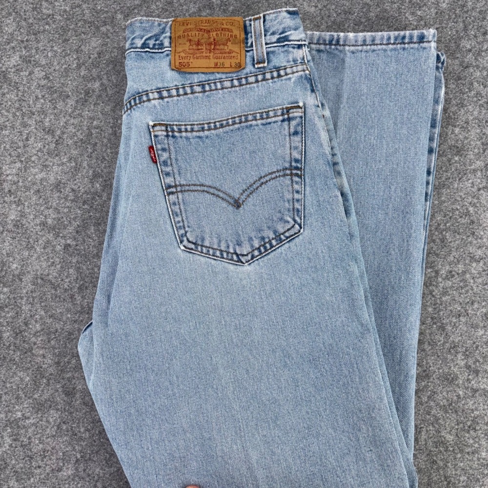 VTG Levis 505 Regular Fit Straight Leg Jeans Light Wash Denim 36x30 Mens Y2K